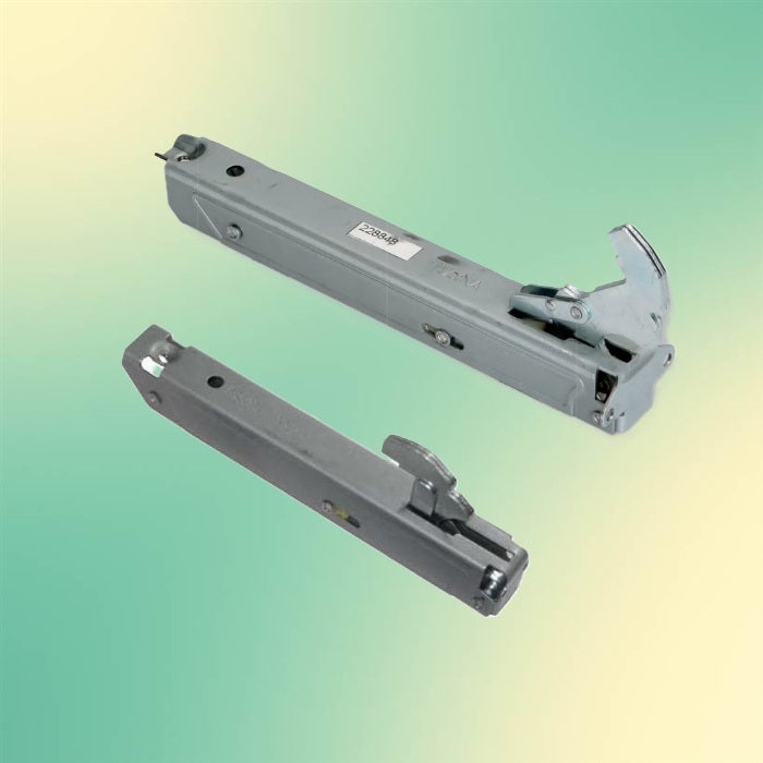 Závěsy a panty dveří