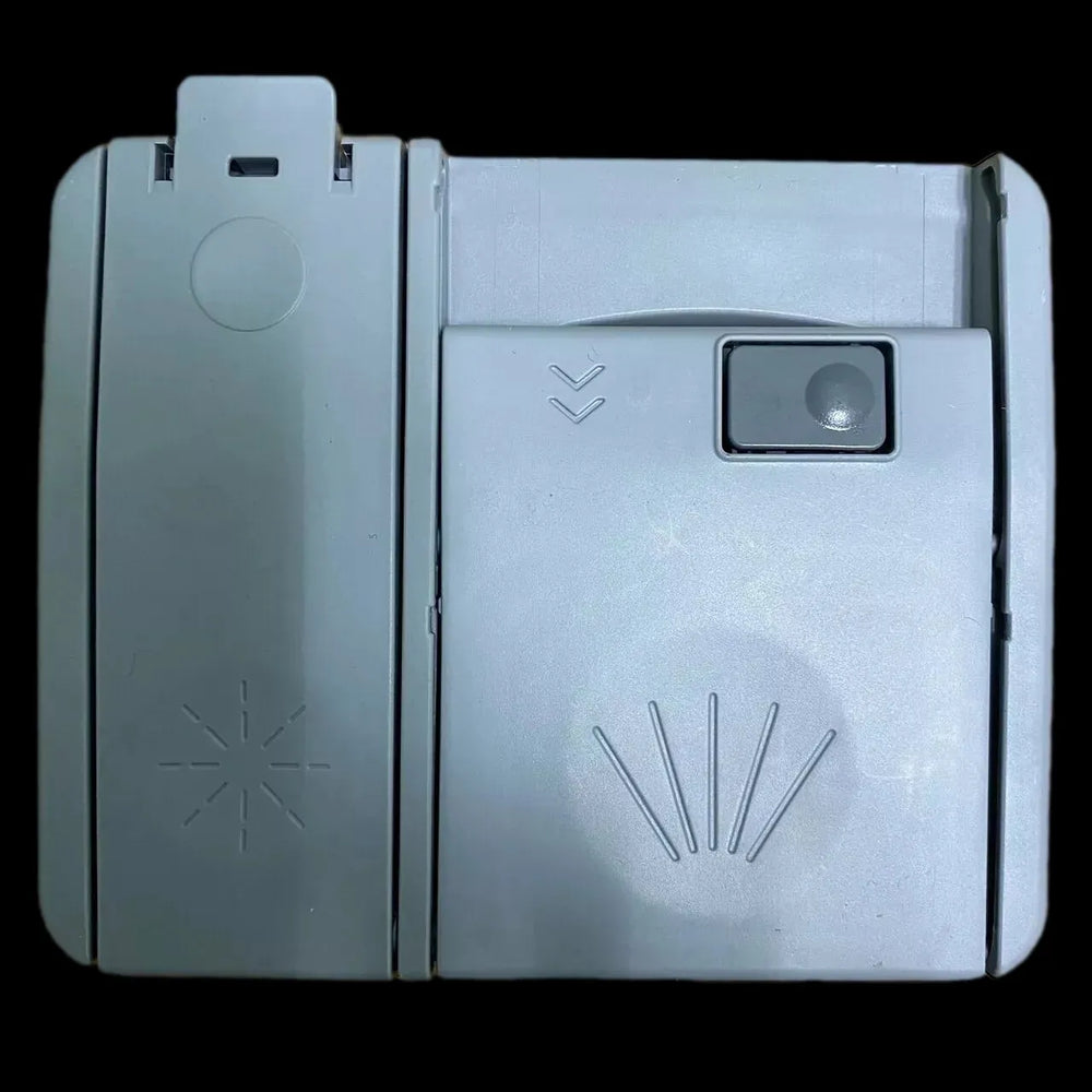 Dávkovač 42372337 určen pro dávkování přípravku v myčce nádobí Vestel