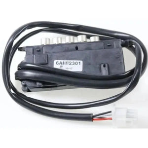 Ovládací panel C00274357 určen pro ovládání odsavačů par Whirlpool Indesit