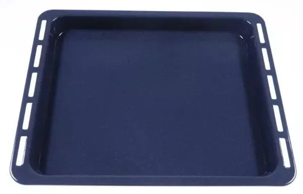 Pečící plech C00777367 určený pro pečení v troubě Whirlpool a má rozměr 375x450x45 mm