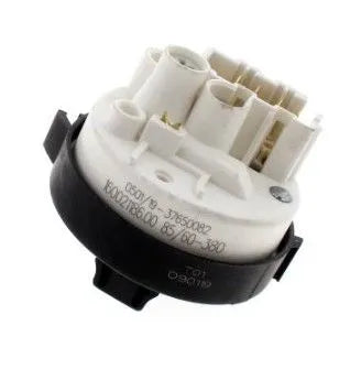 Presostat C00145174 určen pro regulaci hladiny vody v pračce Whirlpool Indesit