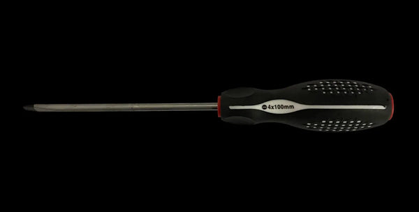 Šroubovák plochý 4x100 mm určený k utahování a povolování šroubů značky Stend PRO