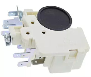 Startovací relé 2425700024 K120A13EM slouží k rozběhu kompresoru v chladničce AEG