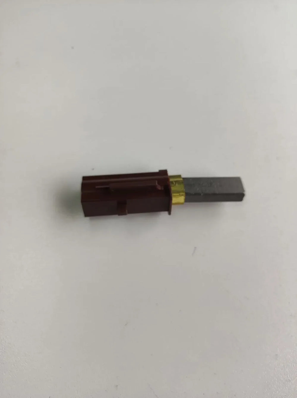 Uhlík motoru 63x11mm náhradní díl pro motor vysavače AMETEK zapouzdřený s držákem