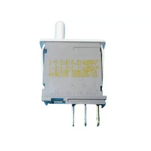 Spínač 498038 určen k ovládání osvětlení v lednici Gorenje